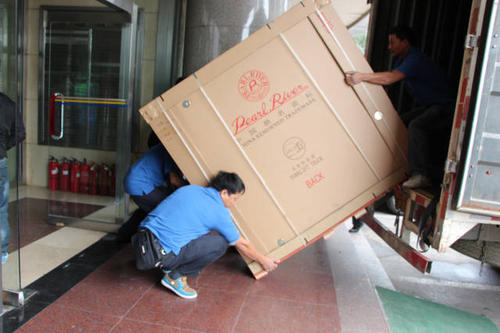 聂荣钢琴贵重工艺品无忧运
